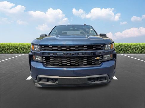 Used 2020 Chevrolet Silverado 1500 Custom w/ Custom Value Package RWD image 9