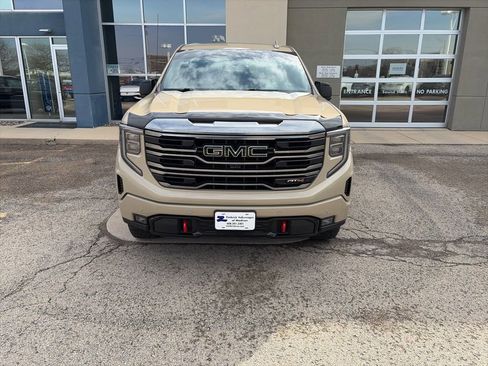 Used 2022 GMC Sierra 1500 AT4 w/ AT4 Premium Package image 3