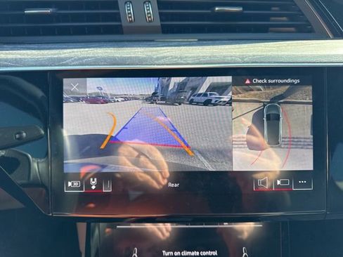 Used 2022 Audi e-tron Chronos w/ Chronos Package image 20