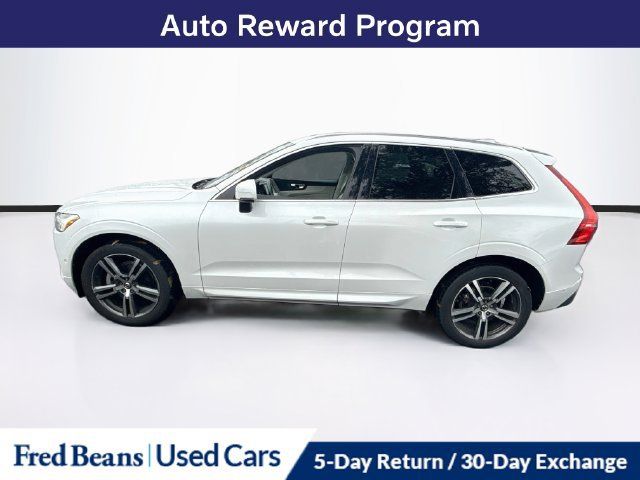 Used 2018 Volvo XC60 T5 Momentum w/ Vision Package AWD/4WD image 5