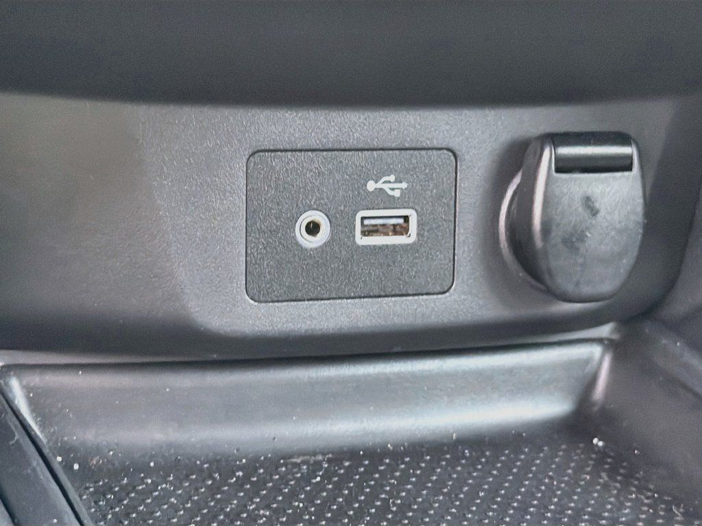 Used 2018 Nissan Rogue SV w/ Premium Package AWD/4WD image 16