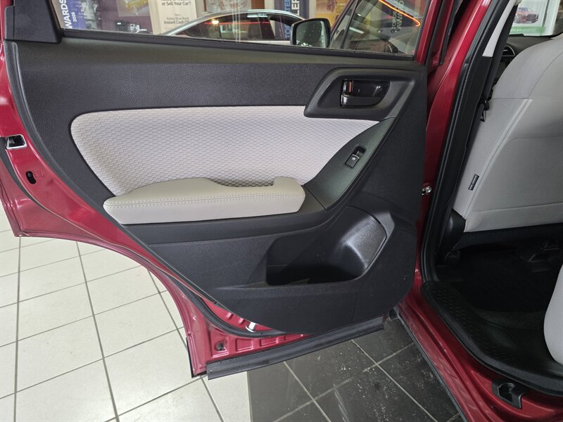 Used 2018 Subaru Forester 2.5i w/ Alloy Wheel Package AWD/4WD image 10