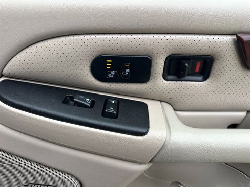 Used 2005 Cadillac Escalade AWD image 42