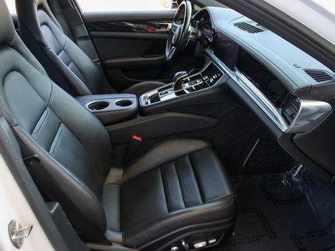Used 2018 Porsche Panamera 4S image 24
