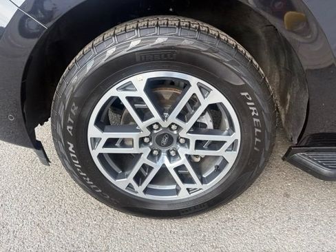 Used 2025 Ford Expedition Active AWD/4WD image 13