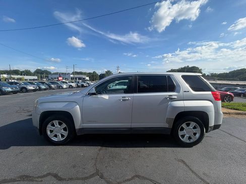 Used 2011 GMC Terrain SLE FWD image 4