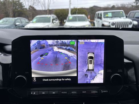 Used 2025 Nissan Pathfinder SL w/ SL Premium Package image 27