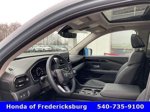 Certified 2024 Honda Pilot Touring image 31