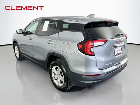Used 2024 GMC Terrain SLE AWD/4WD image 9