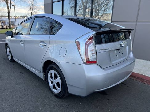 Used 2013 Toyota Prius Two image 5