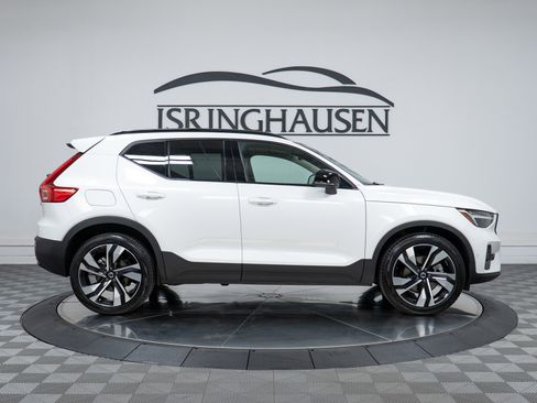 Used 2023 Volvo XC40 B5 Ultimate w/ Protection Package Premier AWD/4WD image 4