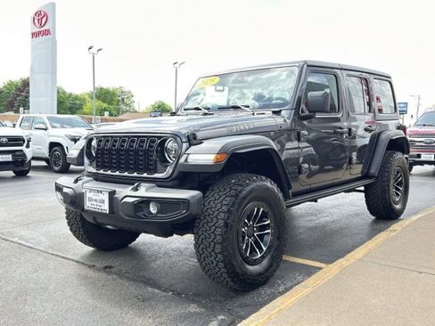 Used 2025 Jeep Wrangler Unlimited Sport AWD/4WD image 5