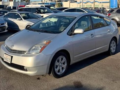 Used 2006 Toyota Prius FWD image 2