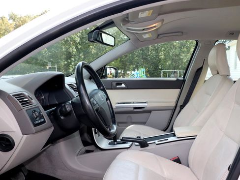 Used 2011 Volvo V50 T5 image 10