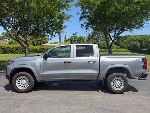 Used 2023 Chevrolet Colorado W/T RWD image 3