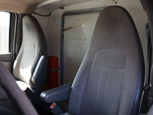 Used 2012 Chevrolet Express 3500 Extended RWD image 9