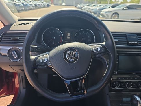 Used 2018 Volkswagen Passat 2.0T SEL Premium FWD image 9