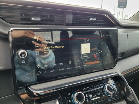 Used 2024 GMC Sierra 1500 AT4 w/ Technology Package image 17