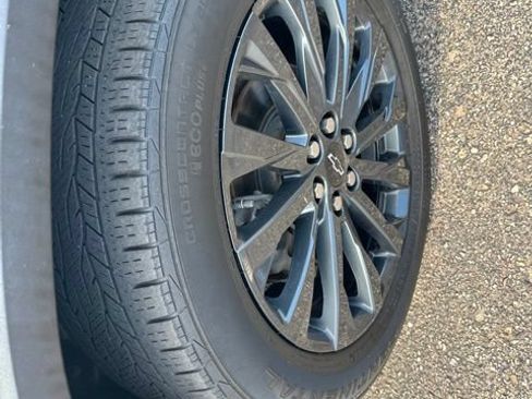 Used 2023 Chevrolet Traverse RS w/ LPO, Floor Liner Package AWD/4WD image 21