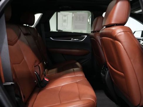 Used 2021 Cadillac XT5 Premium Luxury image 17