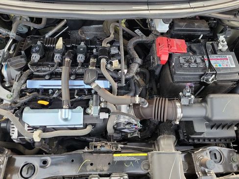 Used 2025 Nissan Versa SV image 10