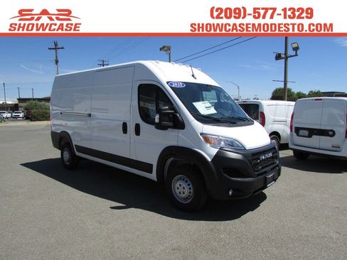 Used 2025 RAM ProMaster 2500 w/ Convenience Group image 1