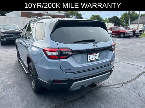 Used 2024 Honda Pilot TrailSport image 3