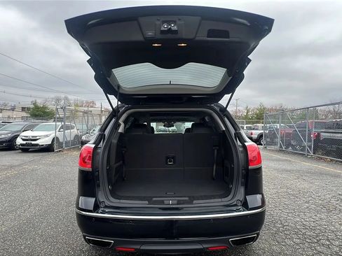Used 2017 Buick Enclave Leather image 9