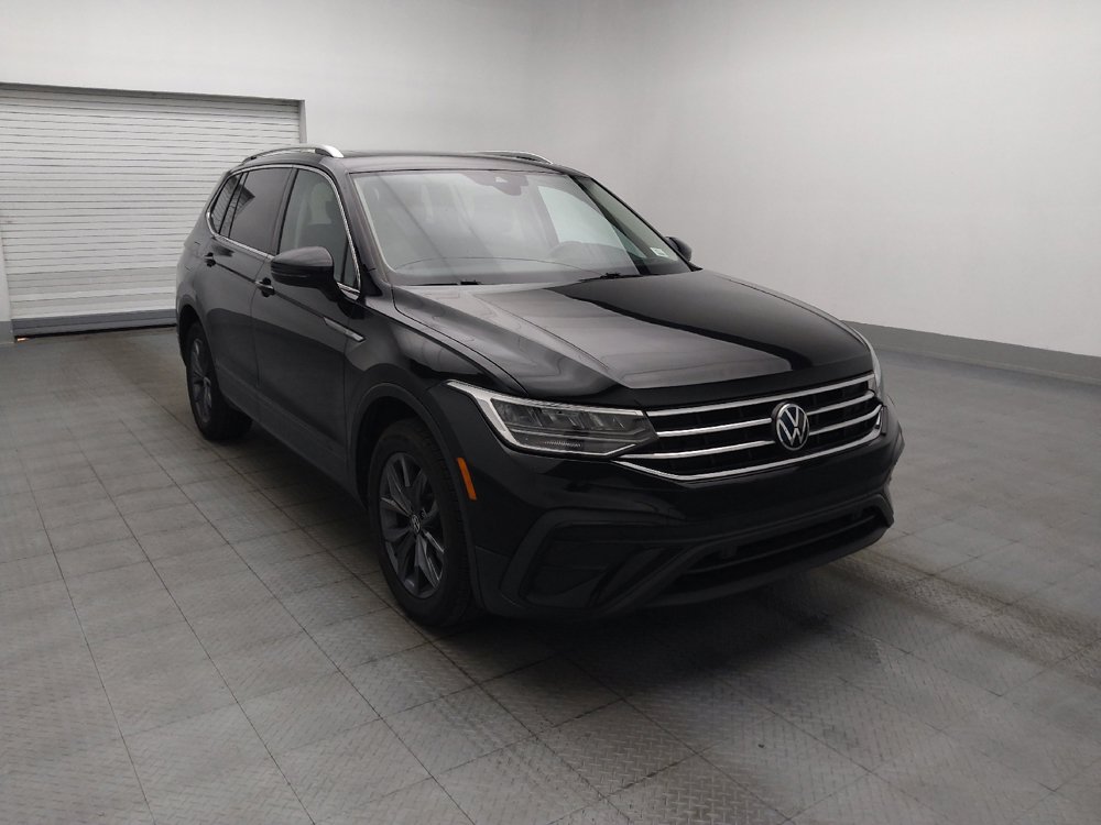 Used 2023 Volkswagen Tiguan SE w/ Panoramic Sunroof Package FWD image 13
