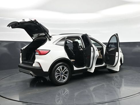 Used 2022 Ford Escape SEL w/ Technology Package FWD image 5