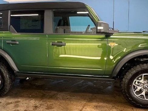 Used 2024 Ford Bronco Badlands AWD/4WD image 24