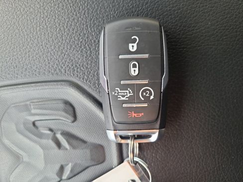 Used 2025 RAM 3500 Laramie image 33