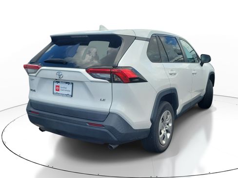 Certified 2022 Toyota RAV4 LE FWD image 7