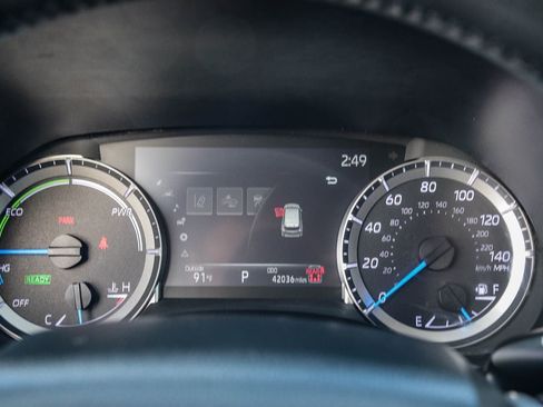 Certified 2024 Toyota Highlander XLE image 26