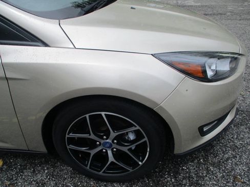 Used 2017 Ford Focus SEL FWD image 22