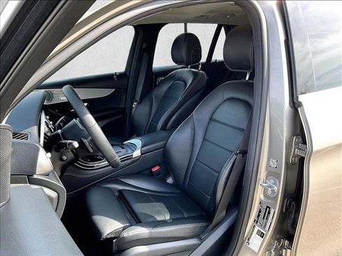 Used 2020 Mercedes-Benz GLC 300 image 24