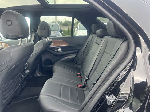 Used 2025 Mercedes-Benz GLE 450 4MATIC image 33