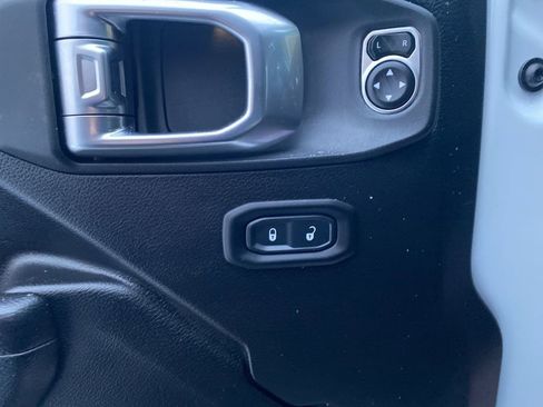 Used 2023 Jeep Wrangler Sport S image 18