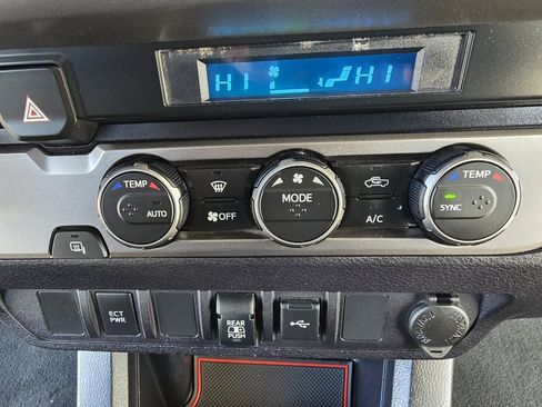 Used 2021 Toyota Tacoma SR5 image 24