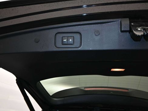 Used 2025 Nissan Pathfinder SV AWD/4WD image 23