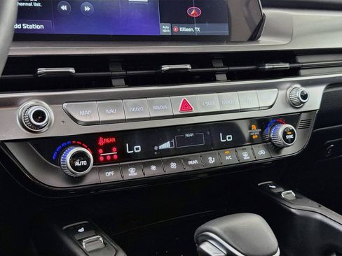 Used 2025 Kia Telluride S FWD image 21