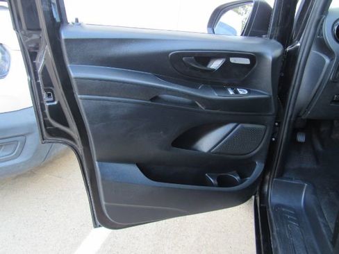 Used 2022 Mercedes-Benz Metris image 17