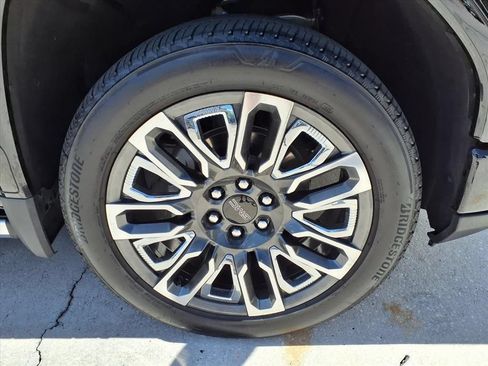 Used 2025 GMC Sierra 1500 Denali Ultimate AWD/4WD image 7
