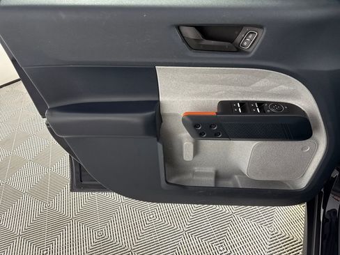 Used 2022 Ford Maverick XLT image 10