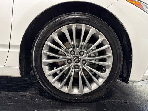 Used 2022 Toyota Avalon Limited w/ Advanced Safety Package FWD image 9