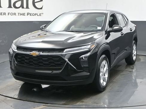 New 2026 Chevrolet Trax LS image 7