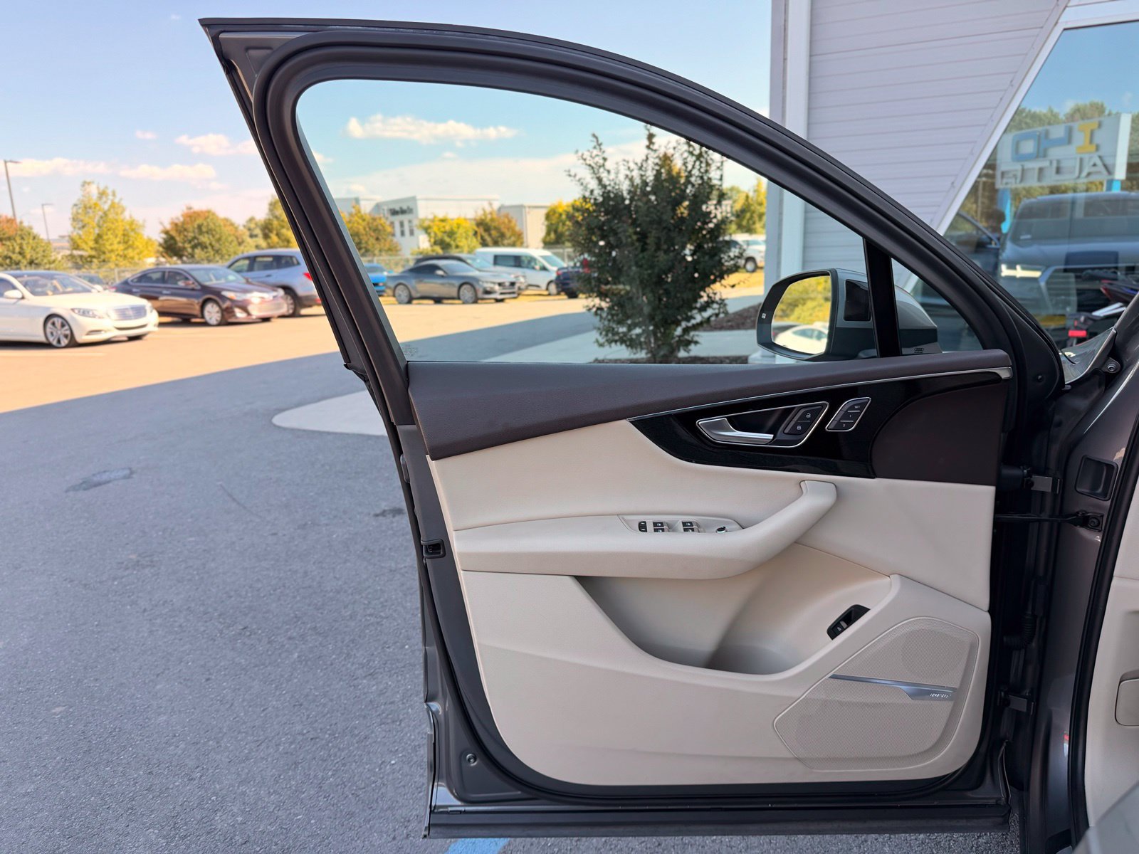 Used 2018 Audi Q7 3.0T Prestige w/ Prestige Package AWD/4WD image 21