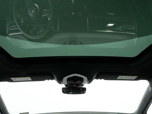 New 2026 Porsche Macan AWD image 21