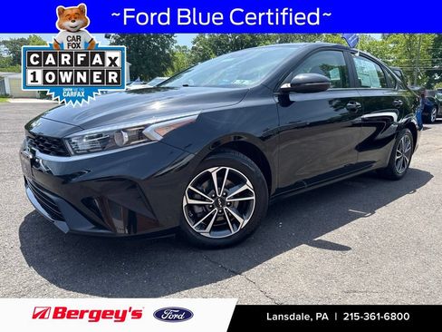 Used 2023 Kia Forte LXS w/ LXS Technology Package FWD image 1