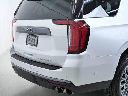 Used 2024 GMC Yukon Denali Ultimate AWD/4WD image 5